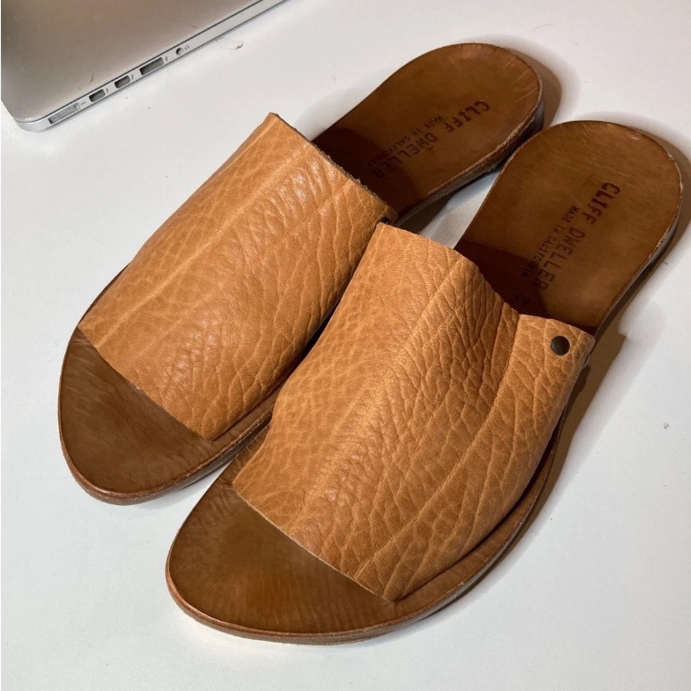 CYDWOQ Cliff Dweller Camel Brown Leather Slides/Flats Size EU 39 RARE🔥